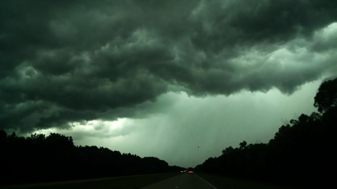 Iuka MS on Hwy 72
<a href="/NMSCAS/">North MS Storm Chasers 🌪🇺🇸</a> @WTVAmatt <a href="/mswxmedia/">MS WX Media</a>