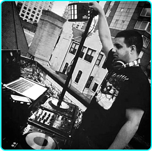 RickyRicMix's tweet photo. Thanx 4 Listening❗C U @ 9p PT in #LasVegas 4 #WDP162
@DJDeanoV is UP❗HERE❗☞ http://t.co/QUcDKfdx7i ☜ #NY http://t.co/hBH7d3hdwf