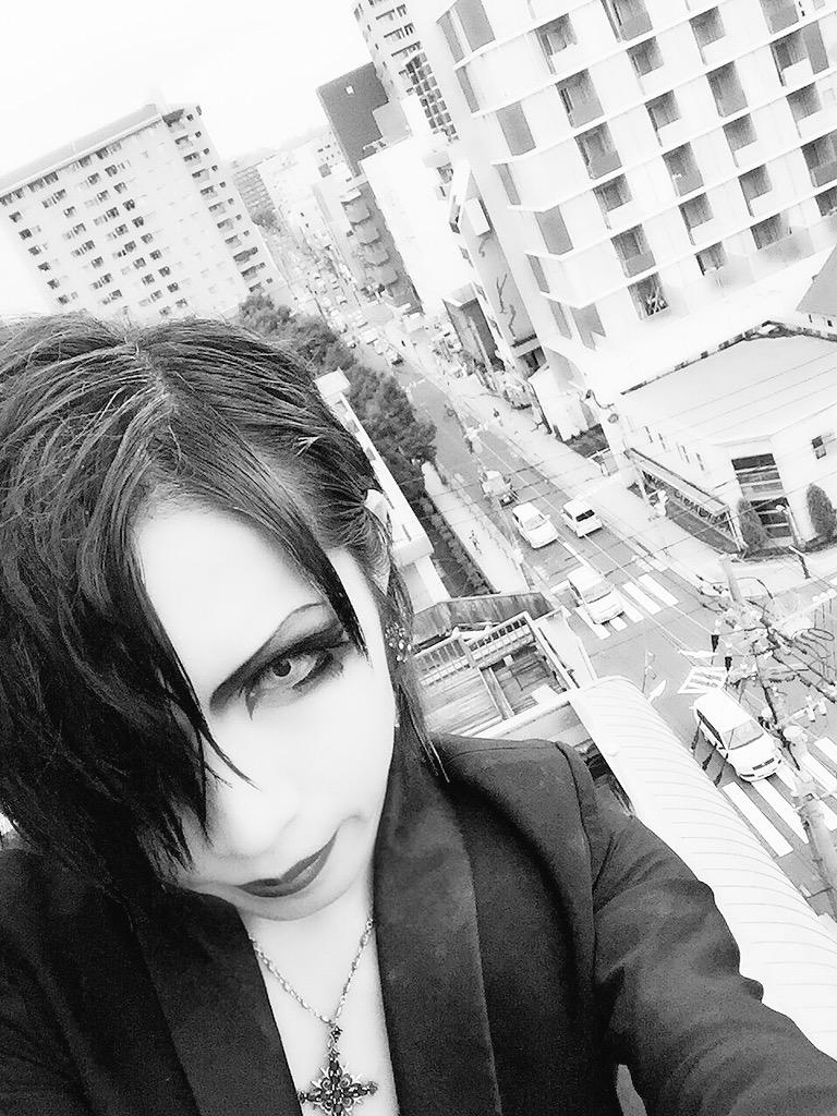 Initial_L_yuuki's tweet photo. 鹿児島、昨日はありがとう。

Twitterを書く余力も使い切ってしまった。

それくらい熱い夜だった。

鹿児島を去り、本日は熊本です。 http://t.co/D3gAmKjWRV