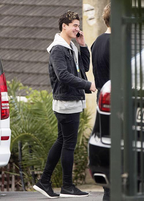 brehoneyyyy_'s tweet photo. calum,,.!!! http://t.co/PtItLF86Js