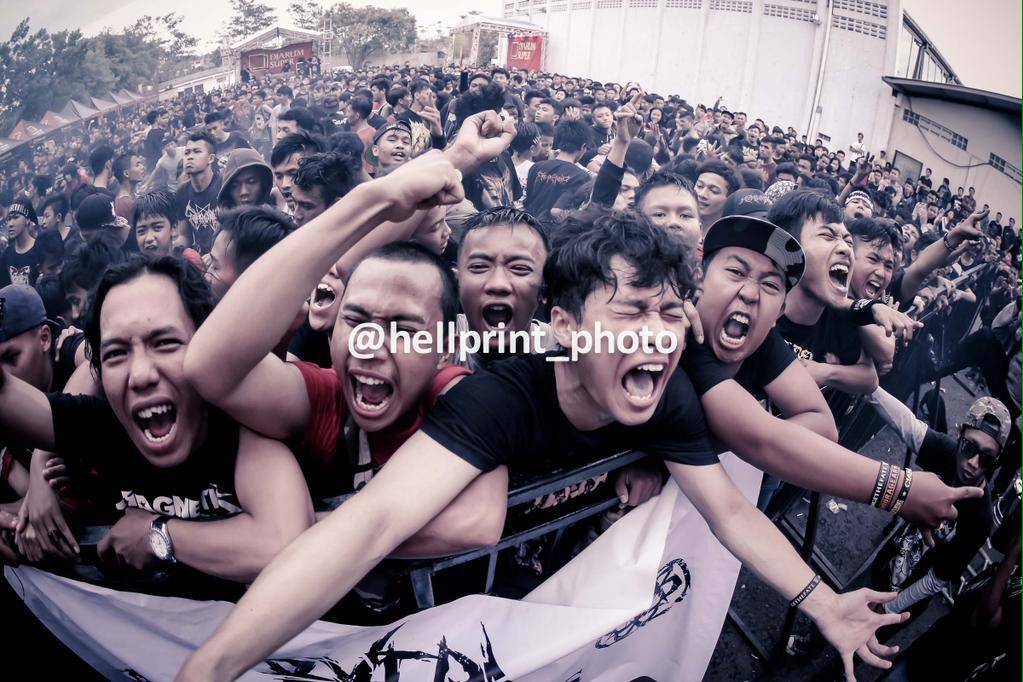 hellprint's tweet photo. Hellprint Tour #Audisi2
#BCNY #Cianjur
#WestJavaInvasionFestival
#RoadToHellprint2016
#LatePost #EDANKEUN http://t.co/AVKDynXCYD