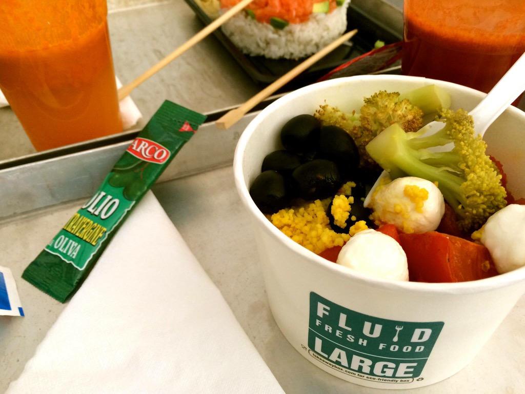 FreshFluidFood's tweet photo. Are you ready for #Lunchtime #Milan ?!?http://t.co/x2L9sHMdbZ http://t.co/pqR5L41elr