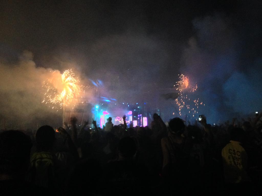 yung_ryab's tweet photo. @Zedd unforgettable night. great set! http://t.co/xWAQS7NTk4