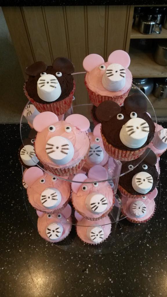 Trinity_coffee's tweet photo. Oink oink! http://t.co/XfZSDSo7Ib