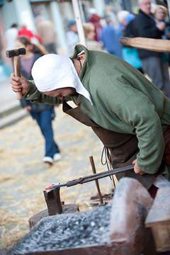PontandCas's tweet photo. Please join us today @PonteCastle for the Magna Carta celebrations. Gates open at 11am @MagnaCartaPonte http://t.co/Nj6Wmm9Rj9
