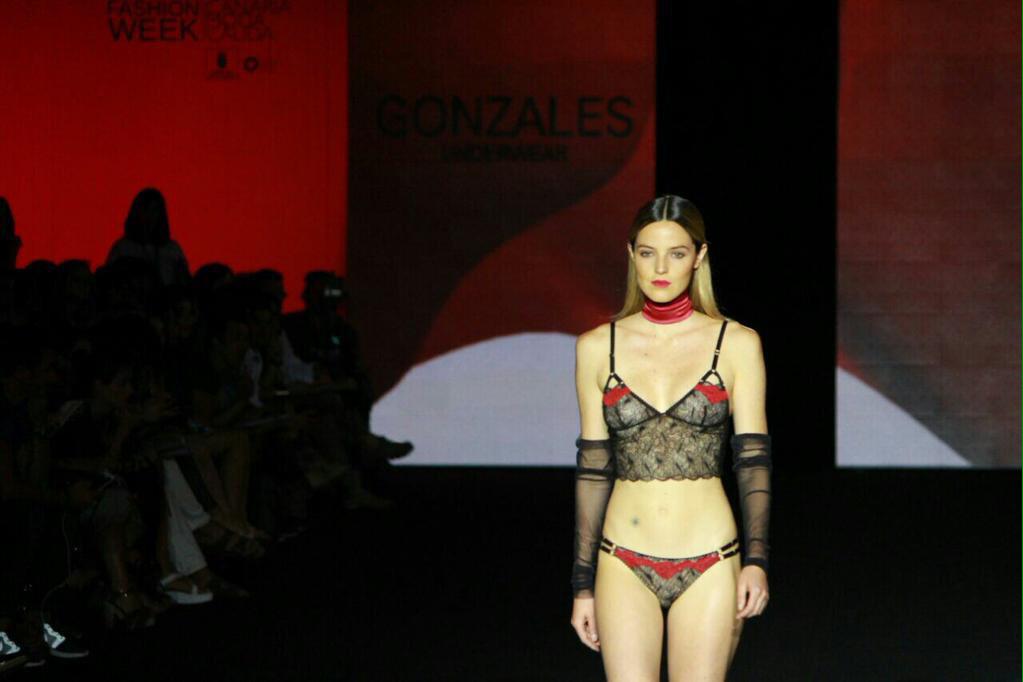 NadiaPersa's tweet photo. @gonzalesagent volvió a brillar en @GCModaCalida con una colección con aire chic francés! #LenceríaParaSeducir #GCMC http://t.co/Lf9EwJTQB6