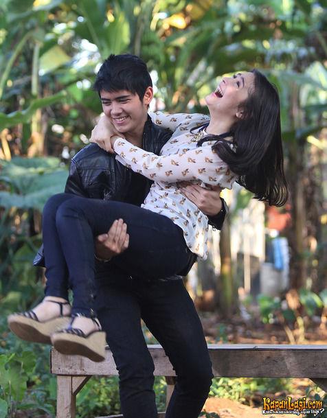varida9_varida's tweet photo. Tetap pejuangain perjuangan cinta kamu digo. Tunjukan pada seluruh dunia cuma kamu yang pantes buat sisi. @alysyarief http://t.co/m3HQjd6VXU
