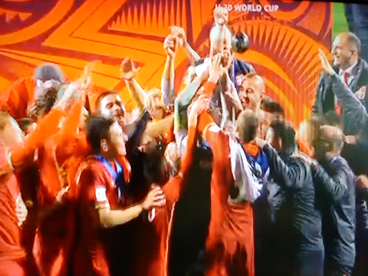 voja964's tweet photo. Danas je sve bilo crveno plavo belo i Srpsko je za celo #woldcop #FIFA #Serbia I love you ππππππβ½ http://t.co/35FhbMPkgg