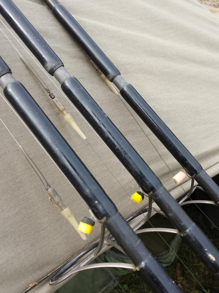 chillycheal's tweet photo. @KordaOfficial @AliHamidi 12ft zigs on the top doing the business. #korda #mixas #8 #kruisercontrol #longbowdfs http://t.co/p7tDNneWnC