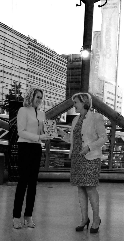 Celebrating 50 yrs SMS Management Studies, special edition handed to Herna Verhagen by our chair Jacqueline Rijsdijk