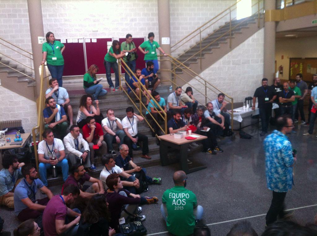 therealpablors's tweet image. Calentando motores #aos2015