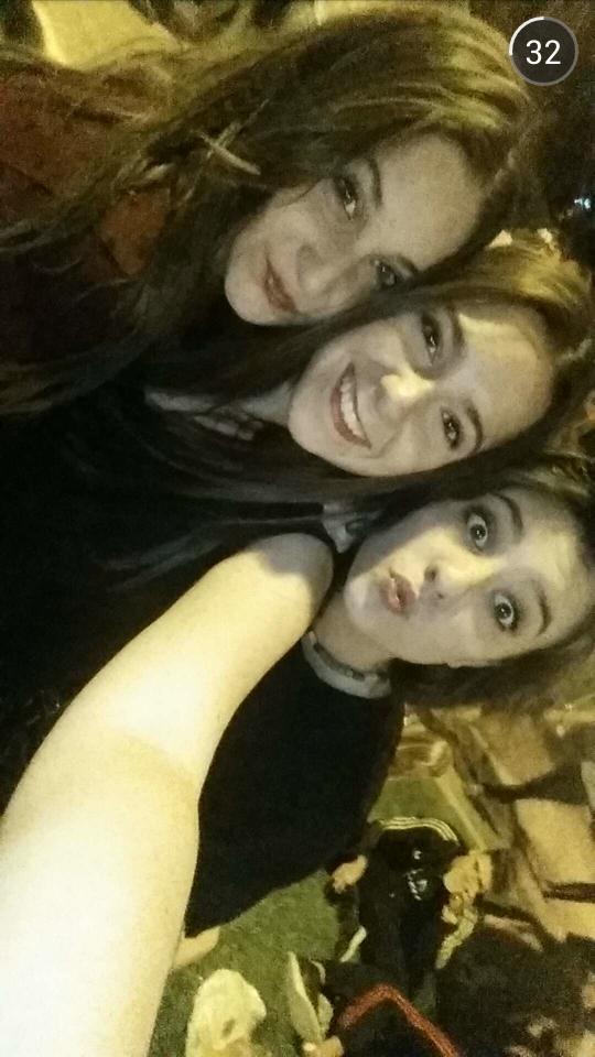 LCarmen1996's tweet photo. Yesterday night #BuenosDias #ThreeAgain 😍 http://t.co/khpgiXBqVB