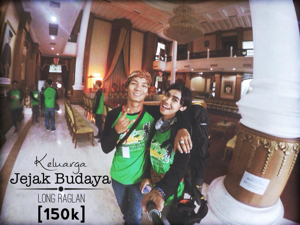 Long Raglan Jejak Budaya2 "Exploring Erau" dpt di miliki
Jln.Kartini no.45 [kukar kreatif] 
Phone : zani-085250001323