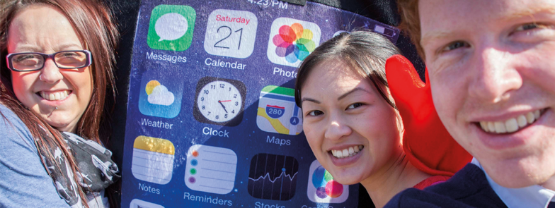 kentfirerescue's tweet image. Chat to Larkfield fire crews at today about staying #phonesafe
When:  June 20 11am
Where: Aylesford Retail Park