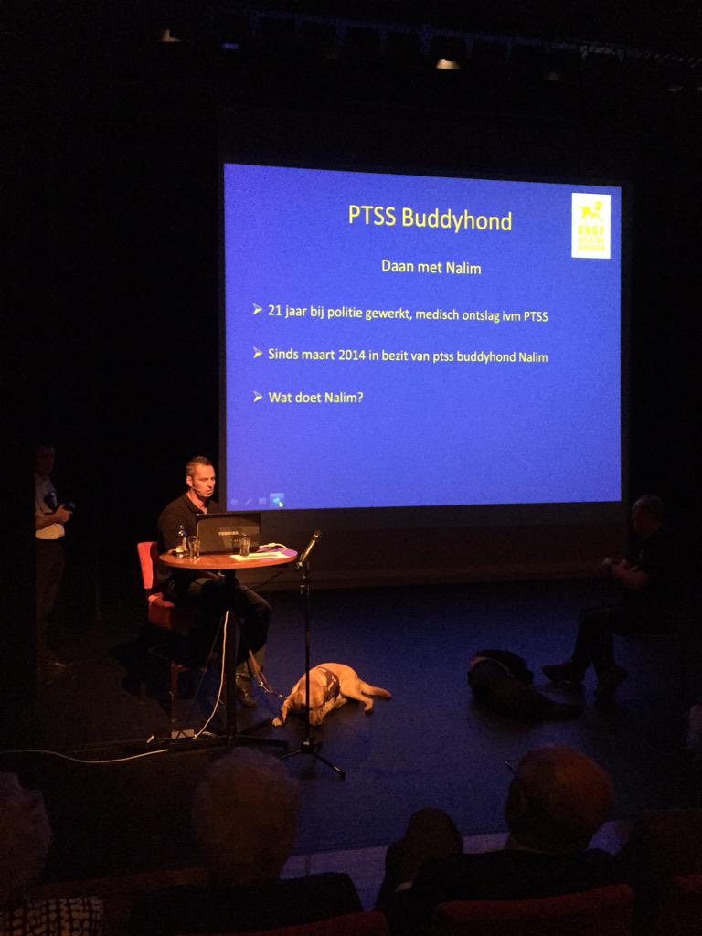 TECSTWEETS's tweet photo. Daan vertelt over zijn buddyhond Nalim #ptss  #veteranendag #Hellevoetsluis #KNFG  #ontroerend http://t.co/kSwytezG0q
