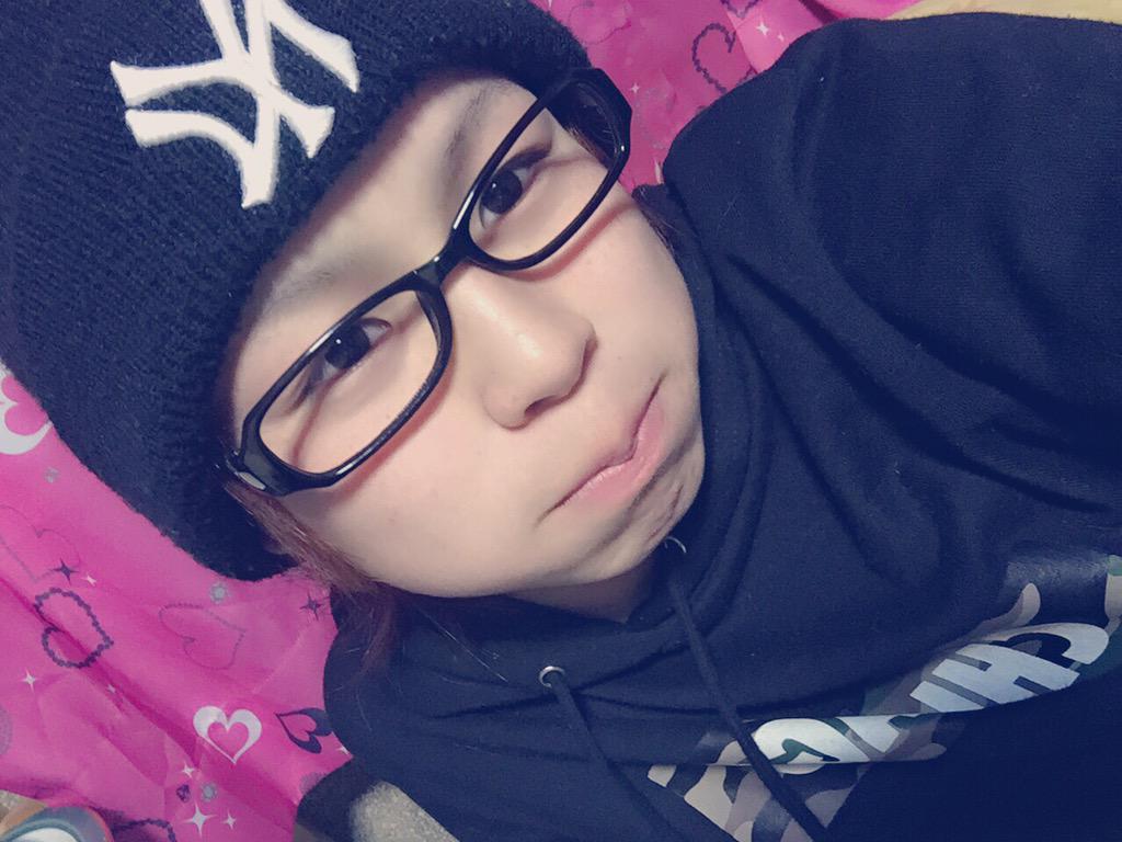 kitigai1008's tweet photo. どっちがかわいい？
左ファボ
右リツ

多分俺の方が多いいだろう✋
俺が勝ったらたんたんに
全裸でりゅうせい踊ってもらう http://t.co/xhvIF0h5ae