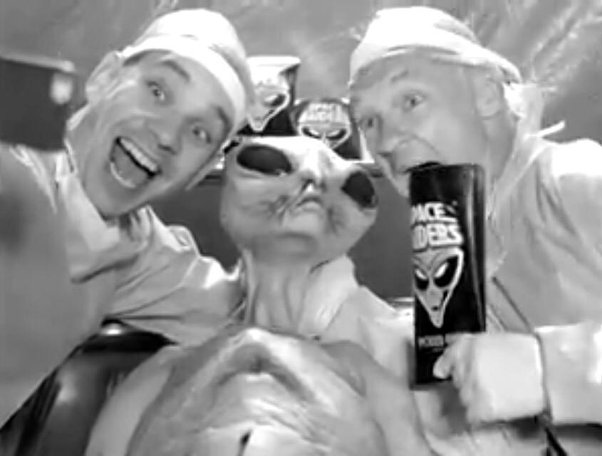 Team #SpaceRaiders - <a href="/ScreamingPics/">Tristan Versluis</a> <a href="/richhobdayactor/">Richie Hobday</a> 

900K FB views on first day!!! 

#Viral #PickledOnion