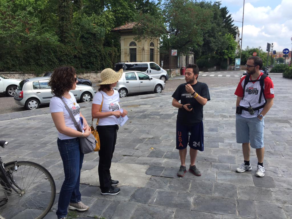 SQcuoladiBlog's tweet photo. Splendido lavoro del team #trainingweb: @ilvestitoviola @Ljuba_Davie @Cappe1985 a #SDBAwards http://t.co/2lh1G3Qq0P