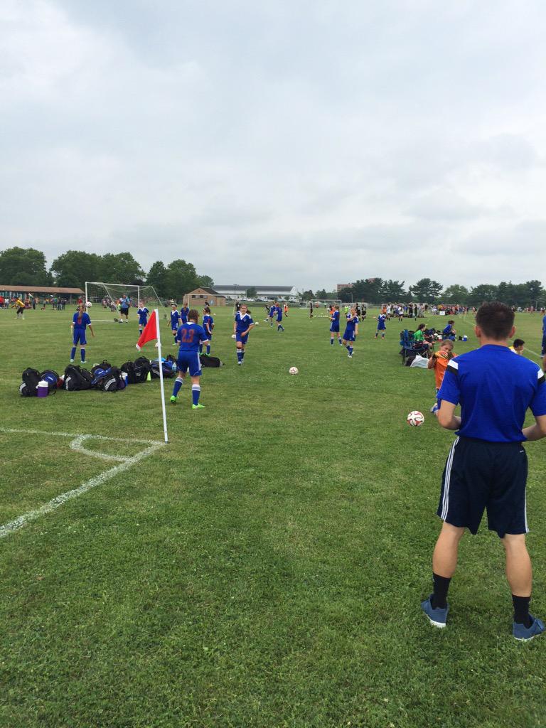 Neil_Holloway's tweet photo. U12 girls getting ready for game time @gpsnj #gpsnjsummer http://t.co/eMe0VaNyFO