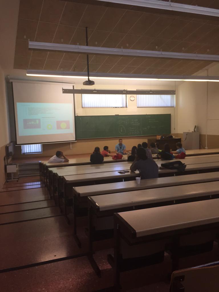 aos2k15's tweet image. En el #track3 @_twy_ Cucumbeando el retorno del Pepino por @Marcosgvz #aos2015