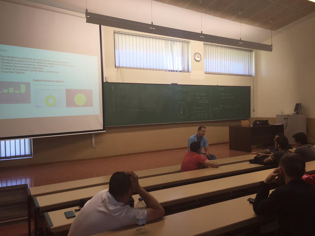 aos2k15's tweet image. En el #track3 @_twy_ Cucumbeando el retorno del Pepino por @Marcosgvz #aos2015