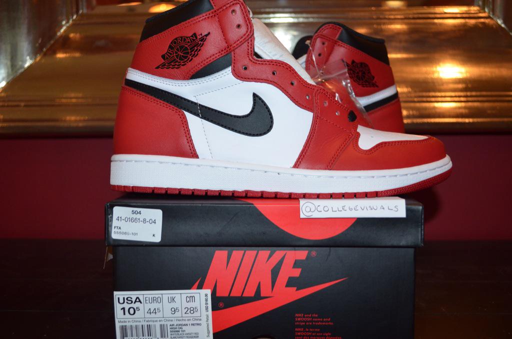 dylanorrell's tweet image. Chicago 1 | Size 10.5 | $455 (+ shipping) 

Please RT!

Ships out today!

Random RTer gets $10 if sold