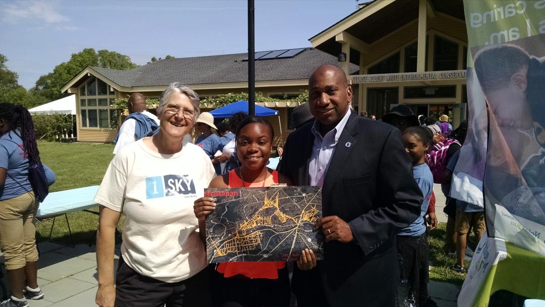 BostonClimate's tweet photo. @MattapanFoodFit Thnx to @VoteRussell with @shamae_zing @loiehayes http://t.co/8lOF1SOvdW