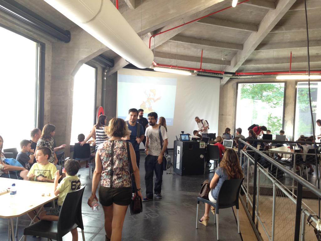 medialabMM's tweet image. Empezamos a scratchear? #Festilab