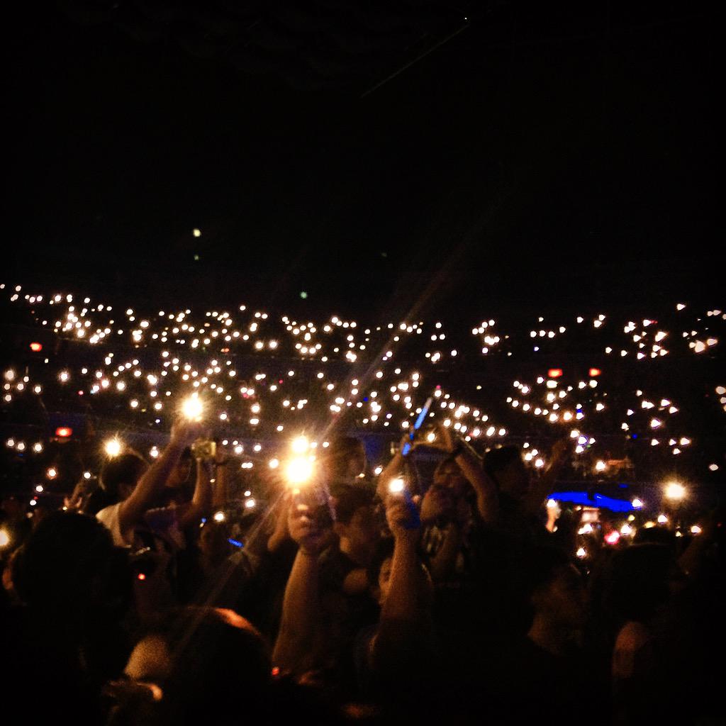 MNLOnlineNews's tweet image. Lights will guide you.... [ insert... ] #Home #concertcoverage
