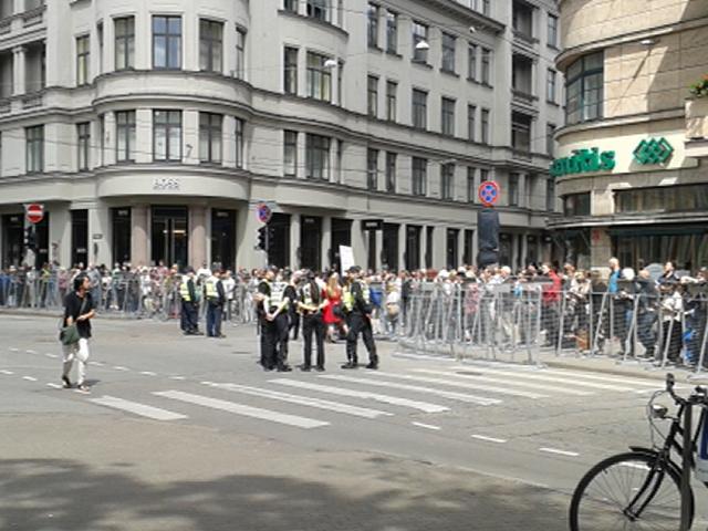 Kad viss būs normāli, žogu nevajadzēs, saka mans desmitgadnieks.