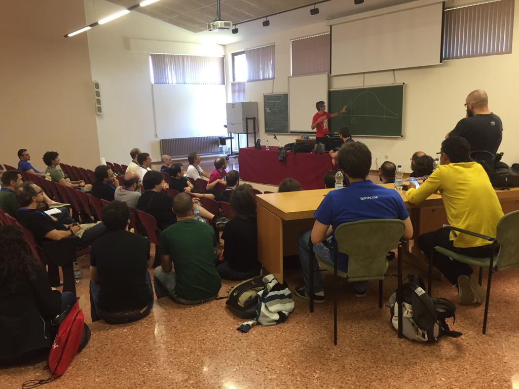 aos2k15's tweet image. En el #track1 @ScrumAlliance hablamos sobre Aceptar el fracaso Agile con @joserra_diaz y @jorgeuriarte #aos2015