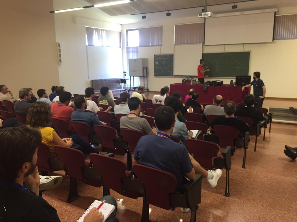 aos2k15's tweet image. En el #track1 @ScrumAlliance hablamos sobre Aceptar el fracaso Agile con @joserra_diaz y @jorgeuriarte #aos2015