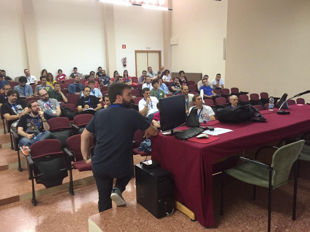 aos2k15's tweet image. En el #track1 @ScrumAlliance hablamos sobre Aceptar el fracaso Agile con @joserra_diaz y @jorgeuriarte #aos2015