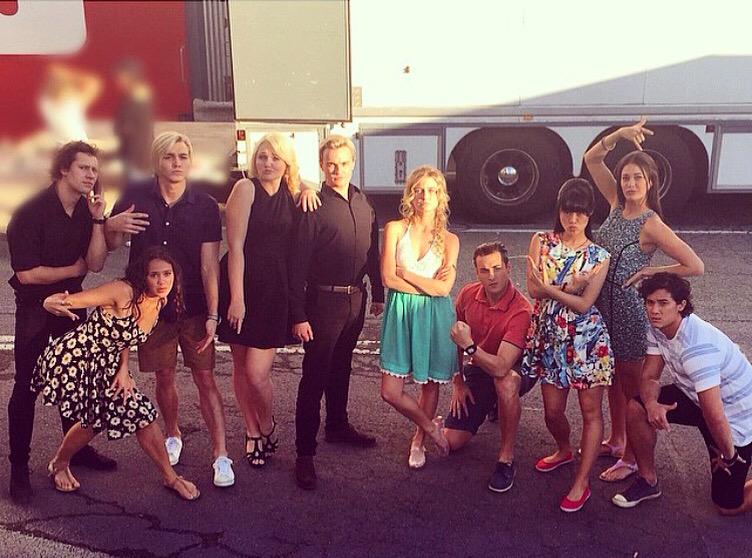 Mako Island on X: Another season 3 cast picture of #MakoMermaids. Still no  @AmyRuffle1 or @Alex_Cubis   / X