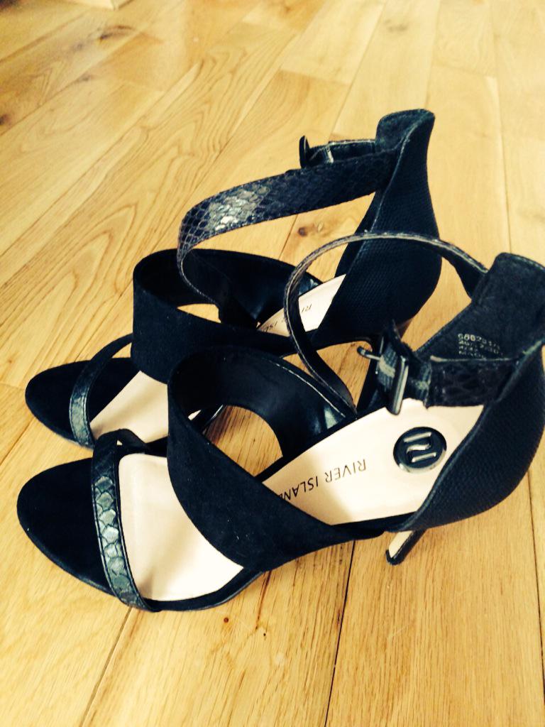 Skirt Club tweet media