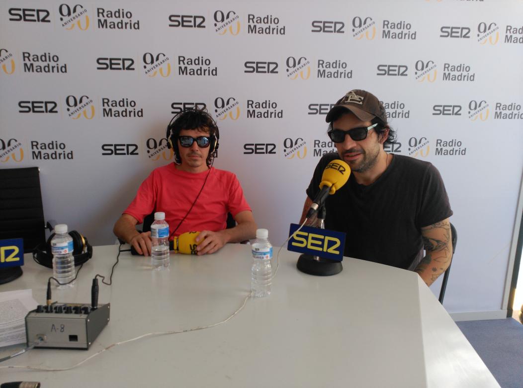 Avivirmadrid's tweet photo. Dos grandes artistas juntos en #90RadioMadrid @RubenPozoPrats @LAtheband http://t.co/xHbpQiVAfM