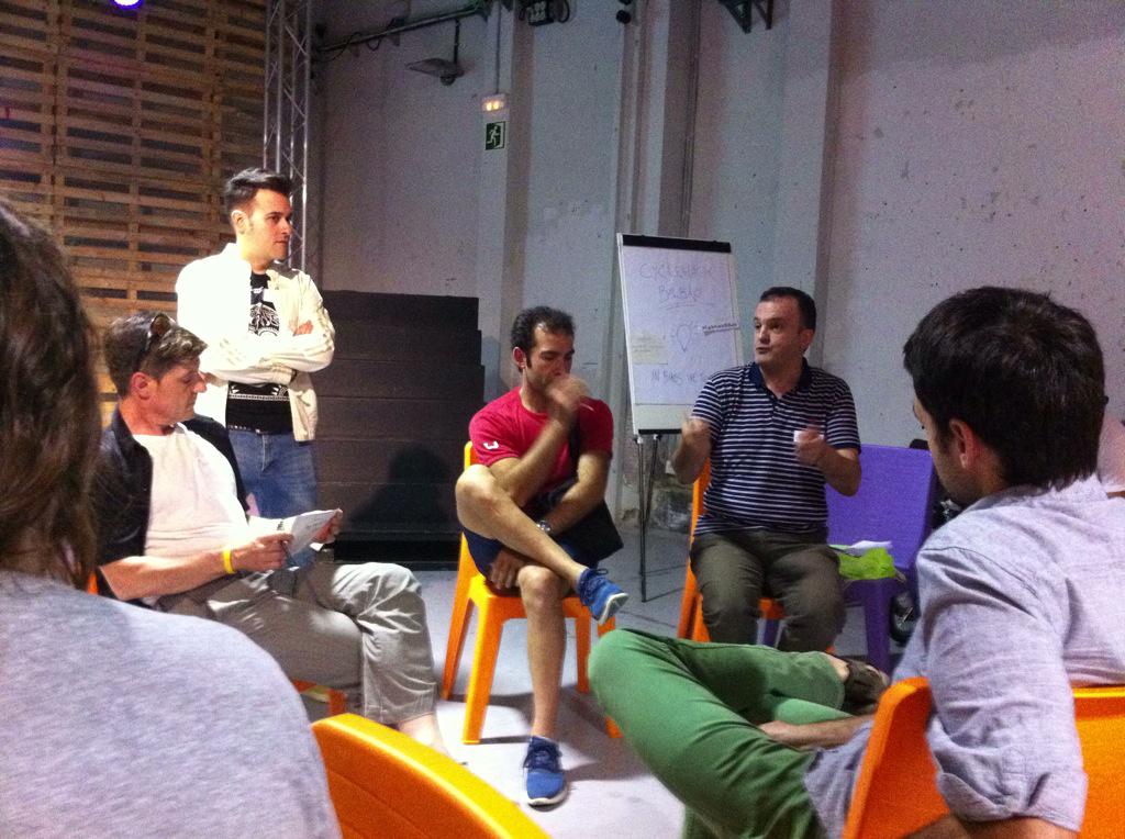 CycleHackBilbao's tweet photo. En busca de claves para dar un mayor protagonismo a la bici y contagiar cultura ciclista http://t.co/bhpK7YXGZr