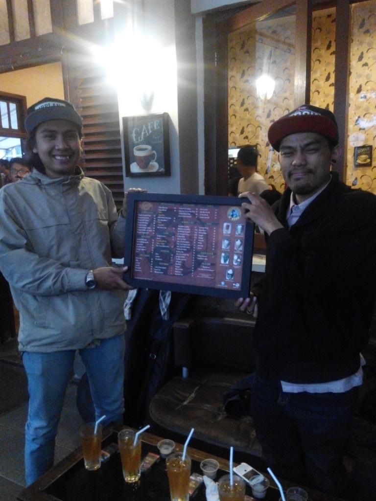 Buka bareng w/ "SLETINGDOLLS" <a href="/Pasundan_Coffee/">Pasundan Coffee</a>