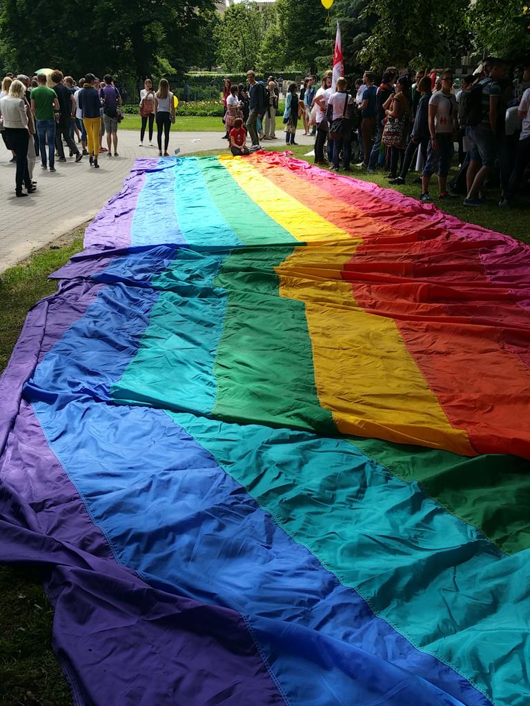 AmnestyUK_LGBTI's tweet photo. A beautiful day for being proud @AIatPride  #EP15Riga http://t.co/MqZNnv24Hp