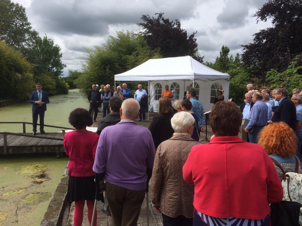 Wethouder Kees van Velzen opent de Kunstmarkt bij @ProeftuinBoskoop <a href="/cjvanvelzen/">CJ(Kees)vanVelzen</a> Veel plezier allemaal!