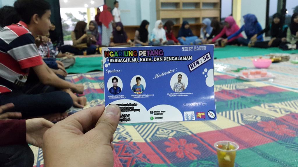 Terima kasih <a href="/sekolahtrainerc/">STC</a> sudah mengundang Founder <a href="/AboutTNG/">About Tangerang</a> untuk sharing di #NgariungPetang. Acaranya seru! :)