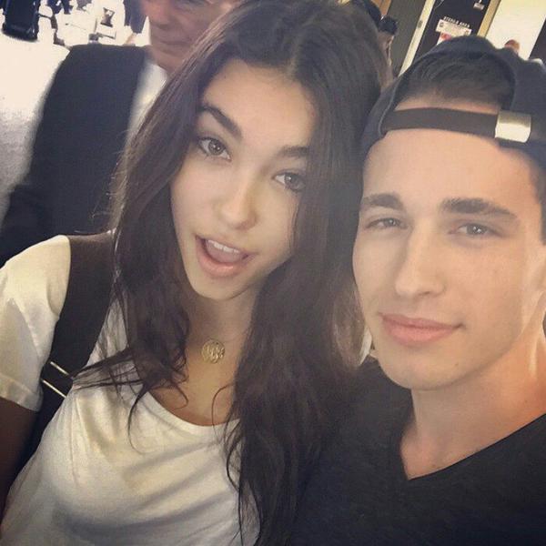 MadisonBeerCol's tweet image. Madison con un fan ayer (19/06)