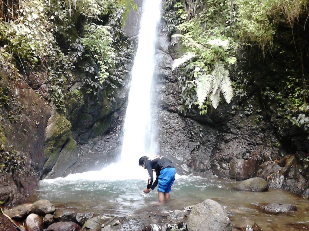 Kombo_Kuningan's tweet photo. #curug_walet #salengge #desa_citundu
@YVMLP 
@ExploreKuningan http://t.co/QK9v2ZJo4K