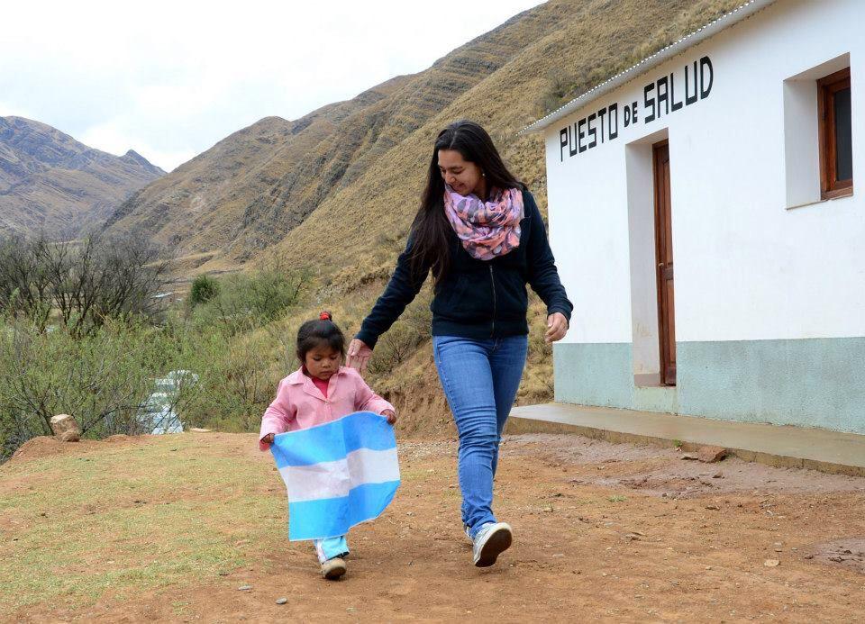 EvitaIsa's tweet photo. Feliz día de la Bandera en cada rincón  de nuestra querida Argentina. http://t.co/CW2jir9Isr