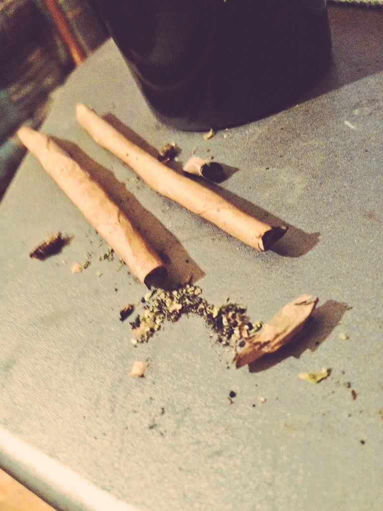 Phil2Phresh's tweet photo. Wake&Bake
#SourLife
#HowWeDo
#AtleastTwo http://t.co/8O2U5lrsZ9