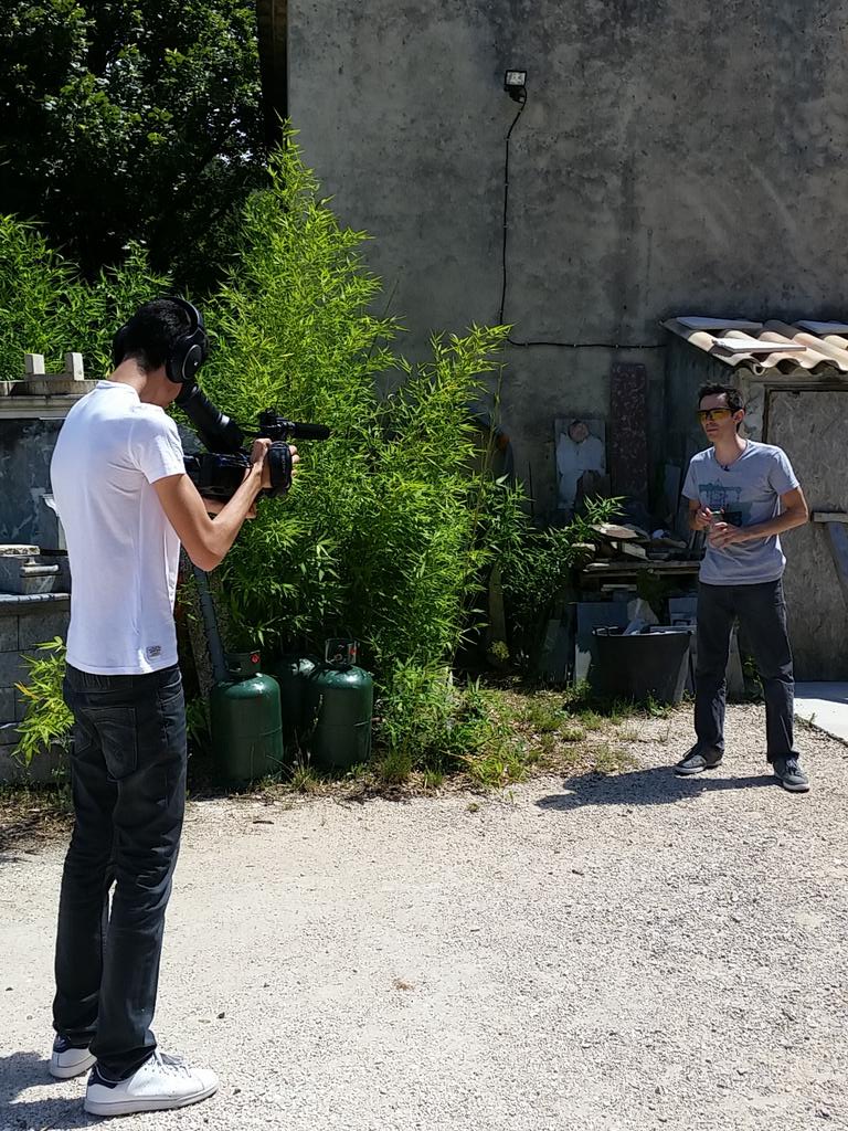 ExperimentTeam's tweet image. Tournage de la suite !  #science2.0