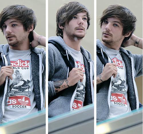 alselwaslegend's tweet photo. toplu fotoğraf yedi @onedirection #TurkishDirectionersDeserveAConcert http://t.co/sLTR98EgfD