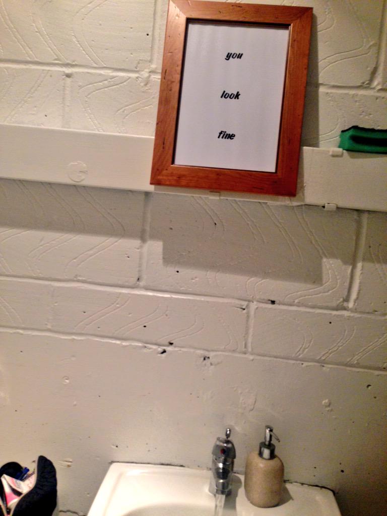 Mikyspina's tweet image. #YOULOOKFINE