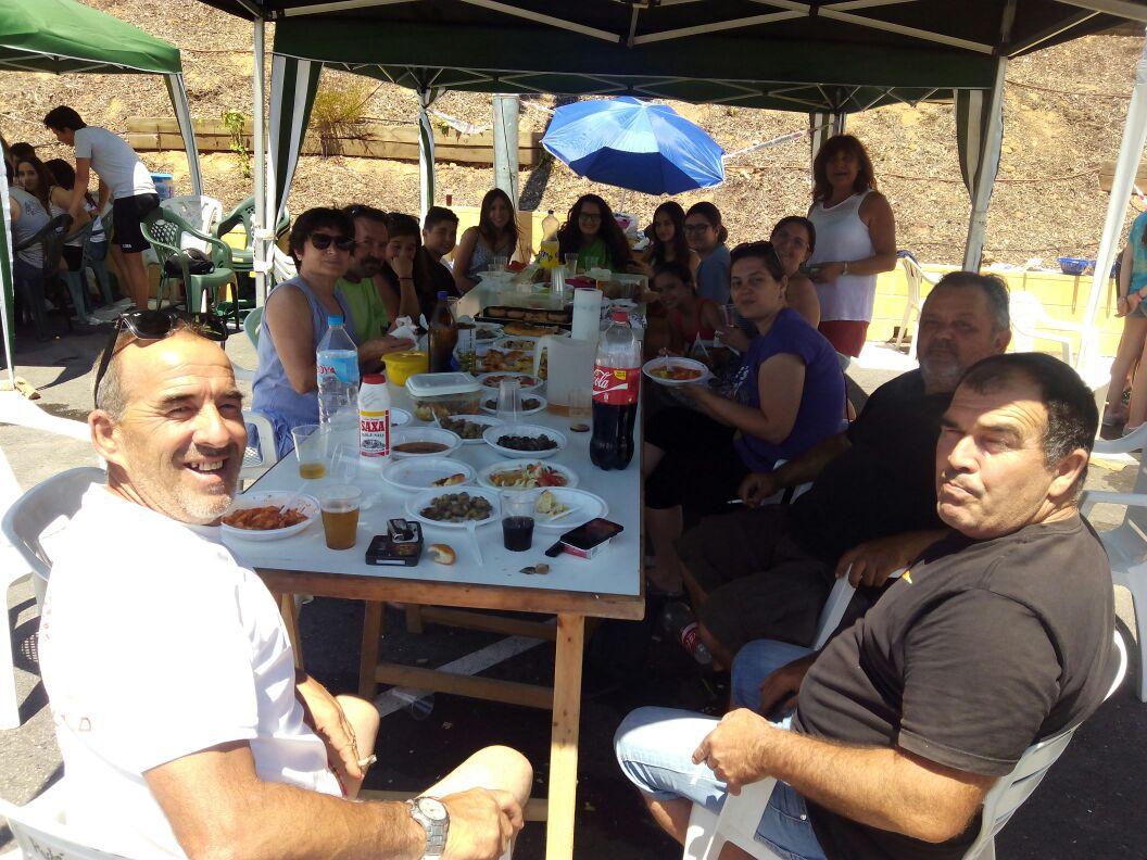 Oscarlalfas's tweet photo. Gran ambiente en el #migAny2015 #lalfas , hora de comer. A seguir disfrutando de este fin de semana festivo http://t.co/opJ0YqvxVm