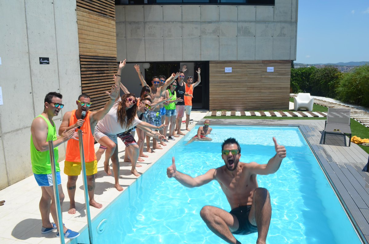 mollisters's tweet photo. ¡Concurso de saltos! #bemaddoxbecool http://t.co/ot6nVbNJie